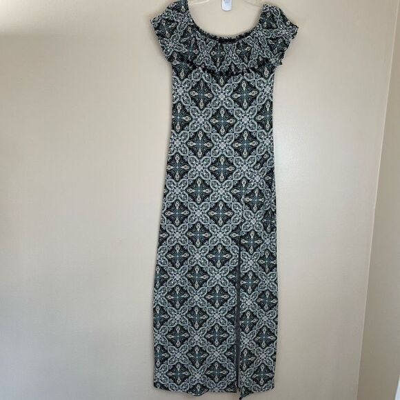 Derek Heart|Maxi Dress|Off the shoulder|Has Stretch|Geometric print - Picture 8 of 12
